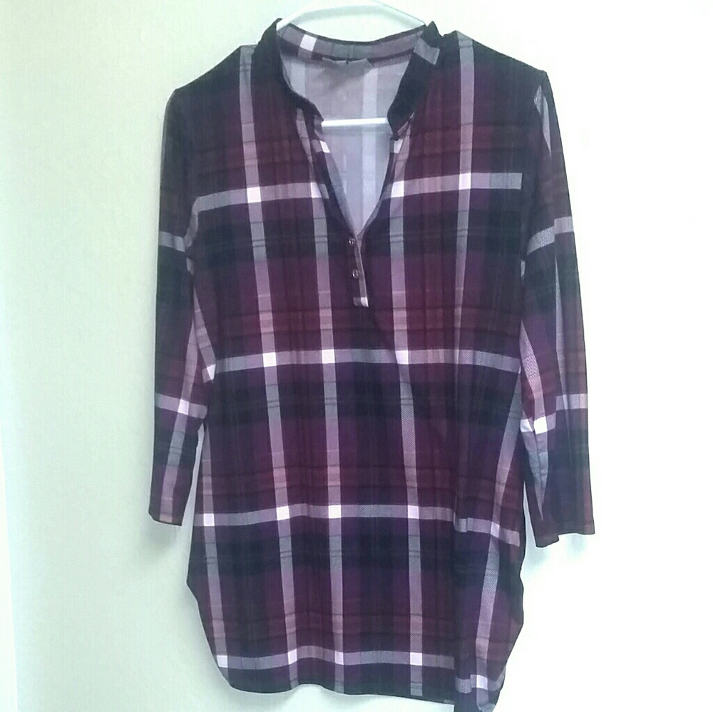 Cupcake Cafe Maternity 3/4 sleeve plaid blouse